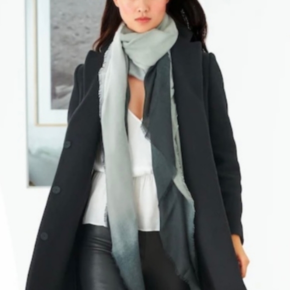 Carly Cushnie Scarf - Picture 3 of 6